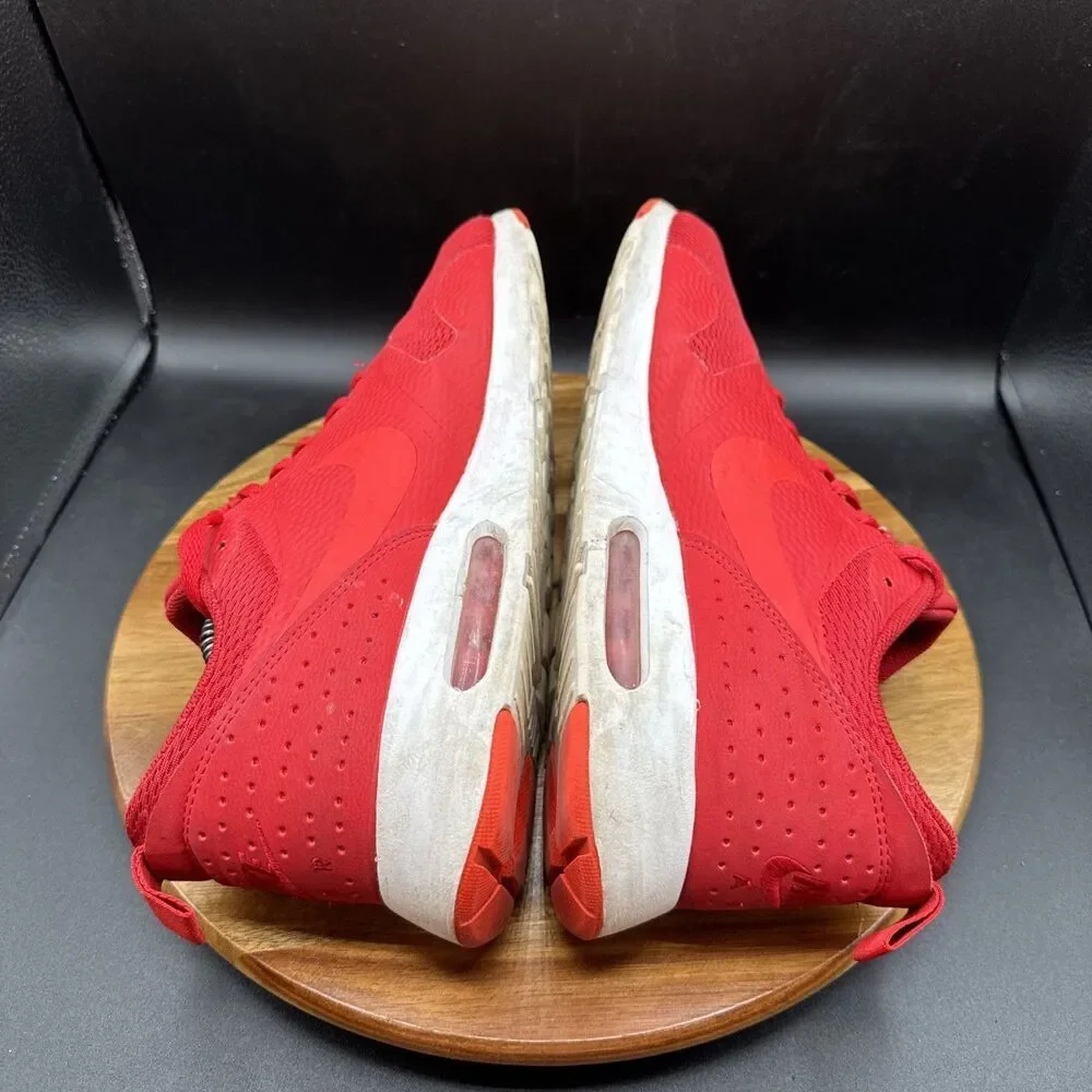 Nike Air Max Tavas SE Mens Size 12 Running Shoes Athletic University Red